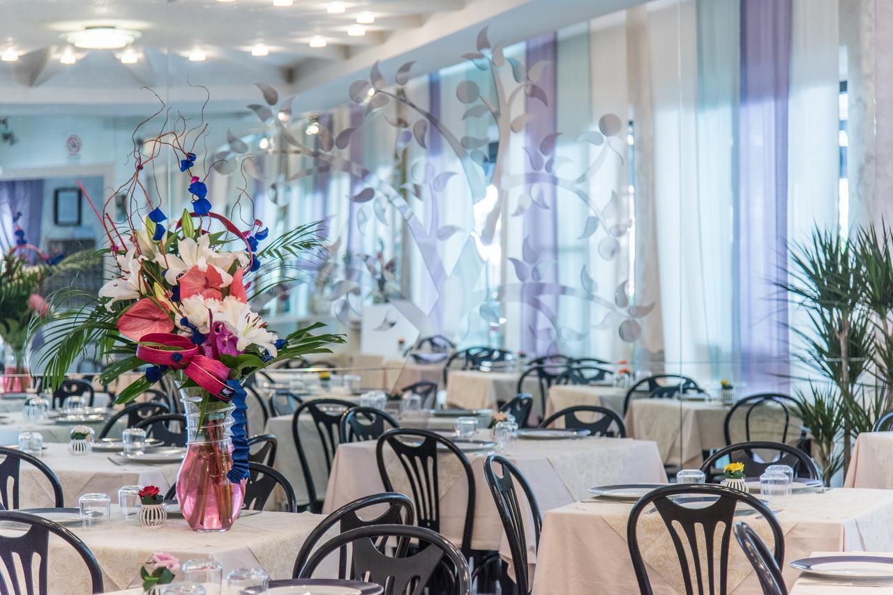 Hotel Nuovo Giardino Ρίμινι Εξωτερικό φωτογραφία