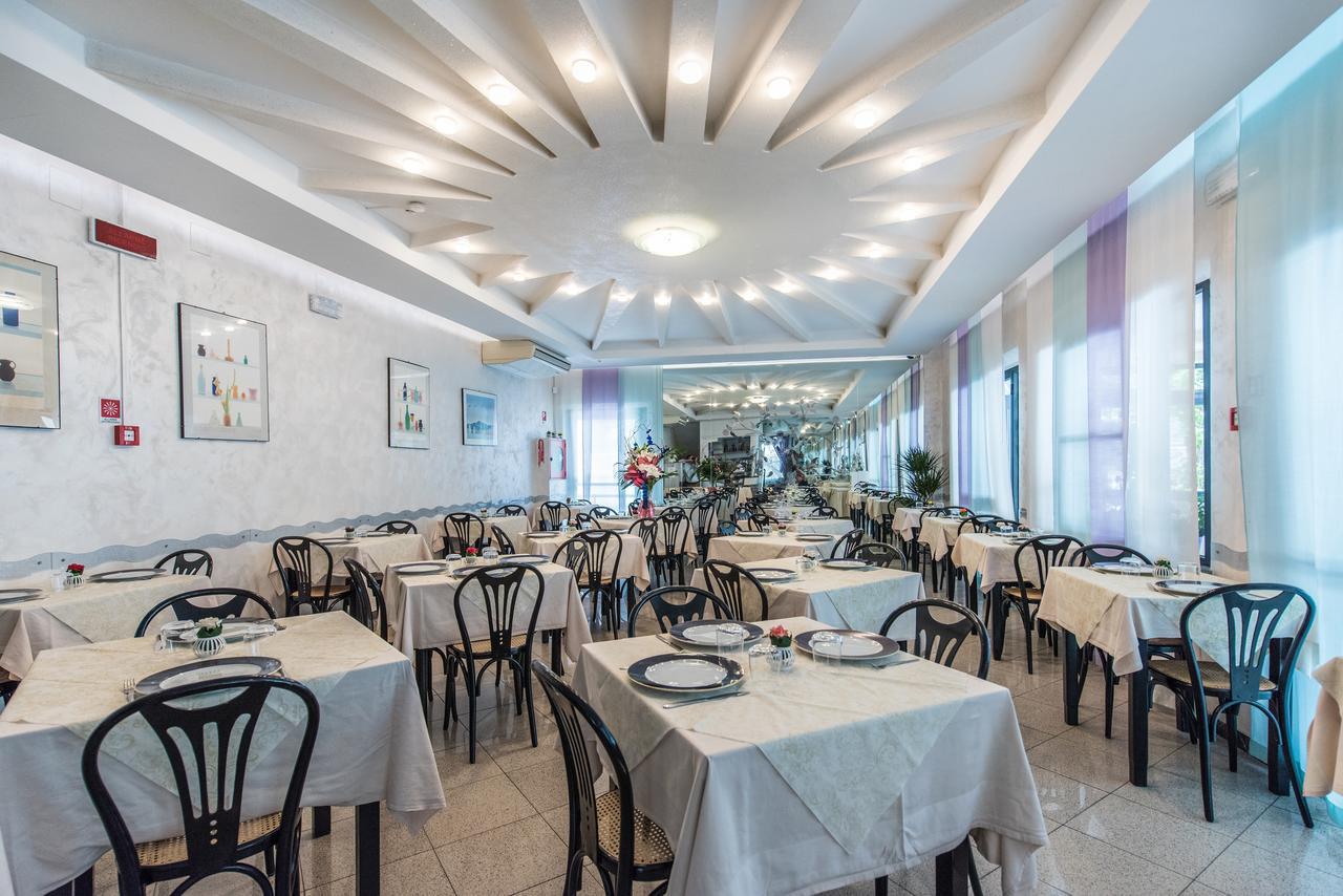 Hotel Nuovo Giardino Ρίμινι Εξωτερικό φωτογραφία